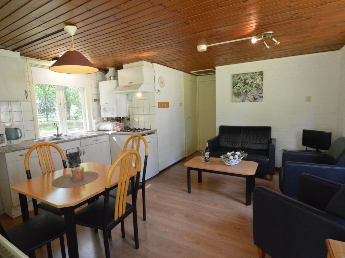 Detached Bungalow With Lovely Covered Terrace In A Nature Rich Holiday Park Stramproy Exterior foto
