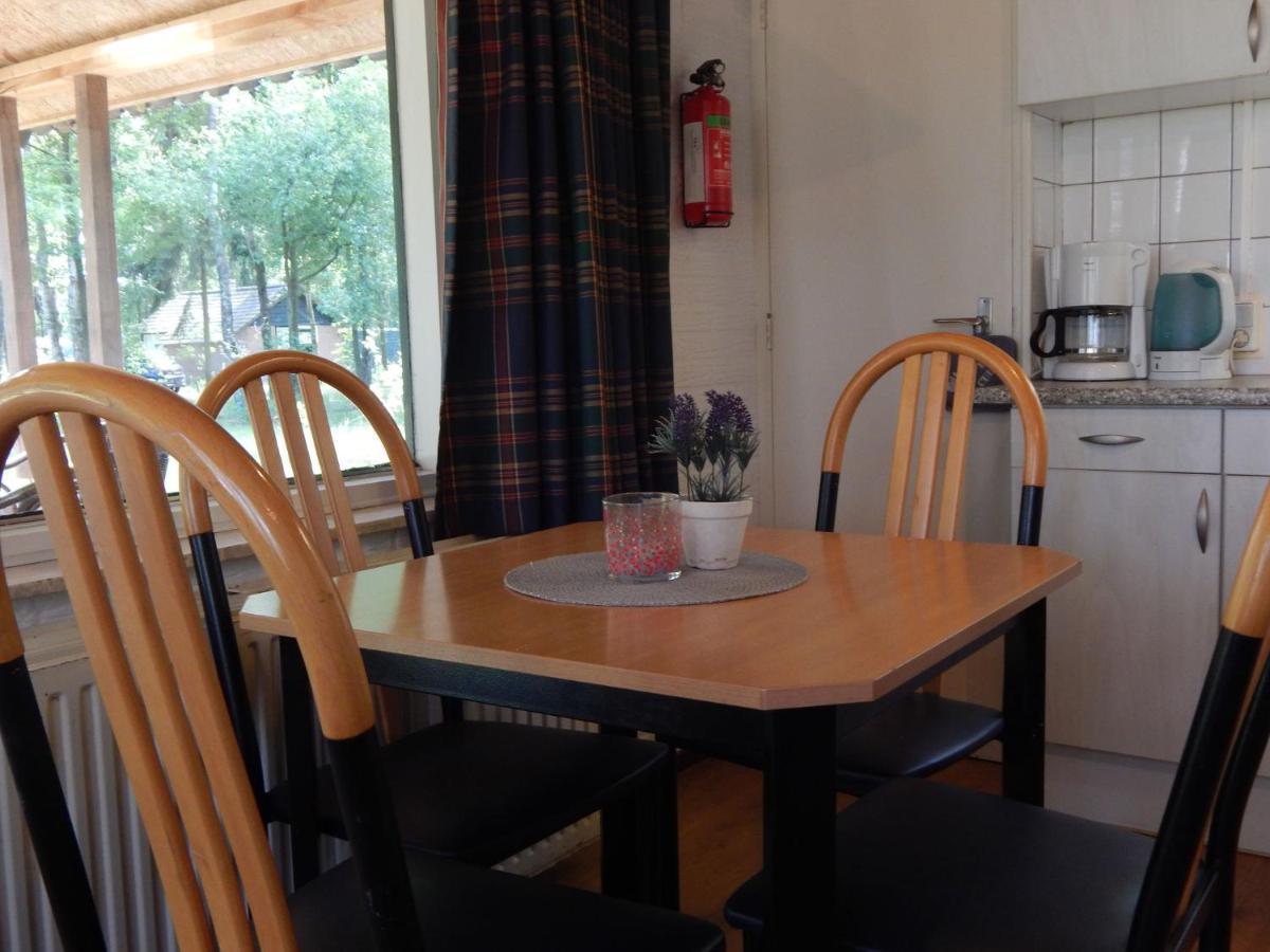 Detached Bungalow With Lovely Covered Terrace In A Nature Rich Holiday Park Stramproy Exterior foto
