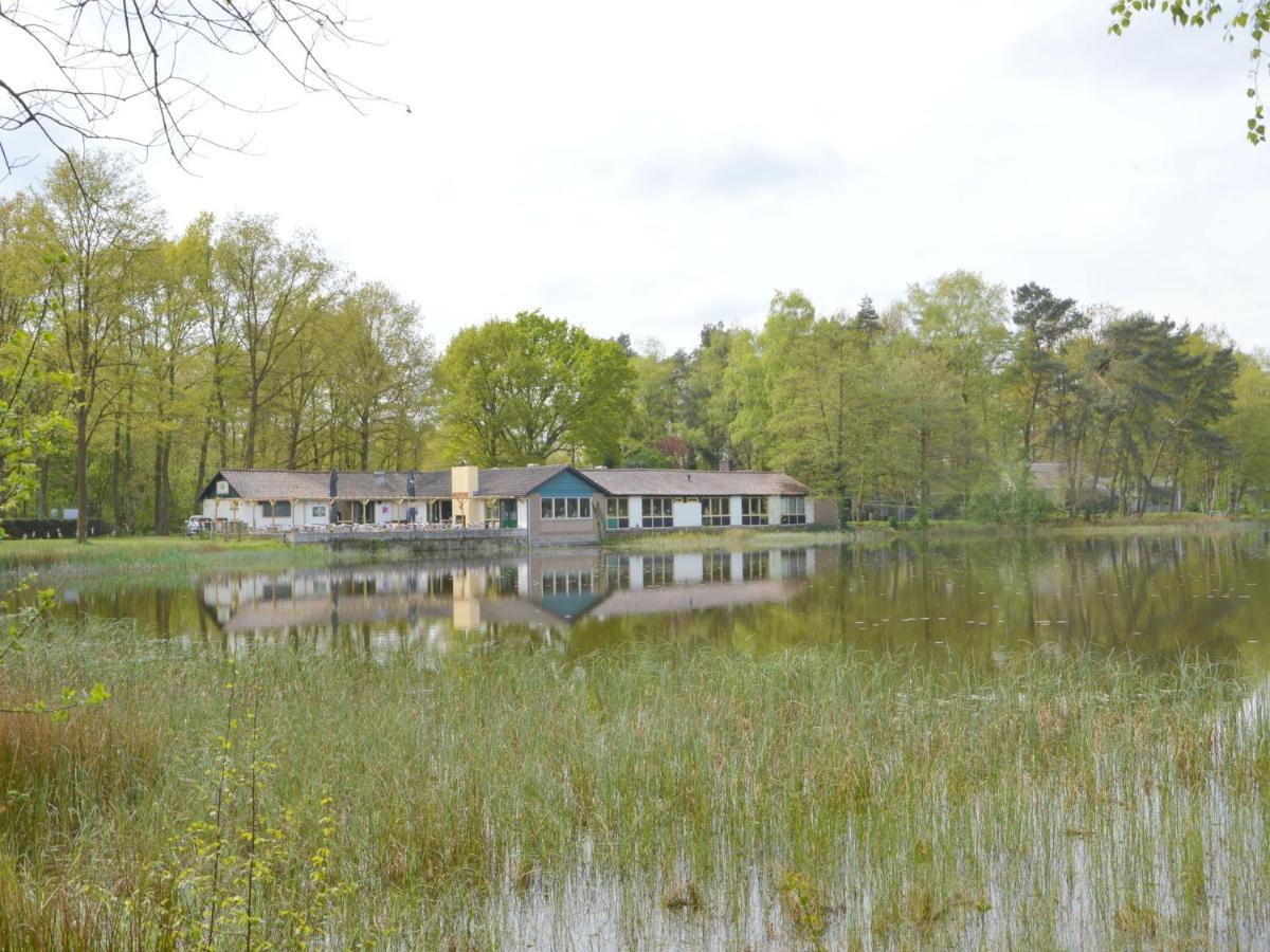 Detached Bungalow With Lovely Covered Terrace In A Nature Rich Holiday Park Stramproy Exterior foto