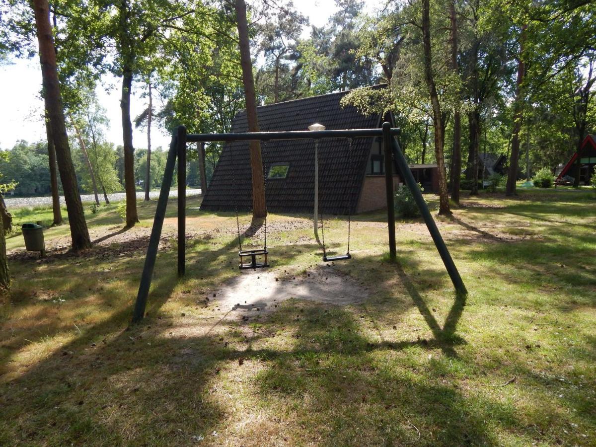 Detached Bungalow With Lovely Covered Terrace In A Nature Rich Holiday Park Stramproy Exterior foto