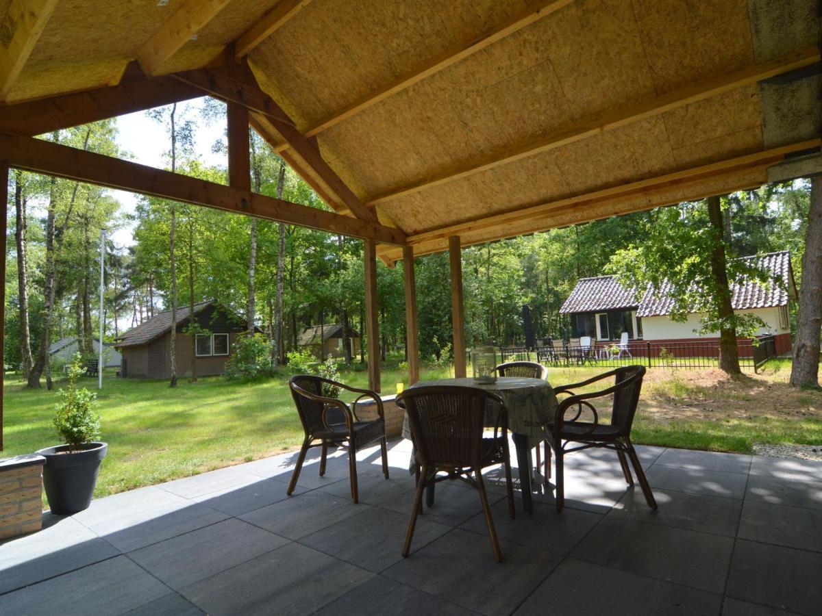Detached Bungalow With Lovely Covered Terrace In A Nature Rich Holiday Park Stramproy Exterior foto