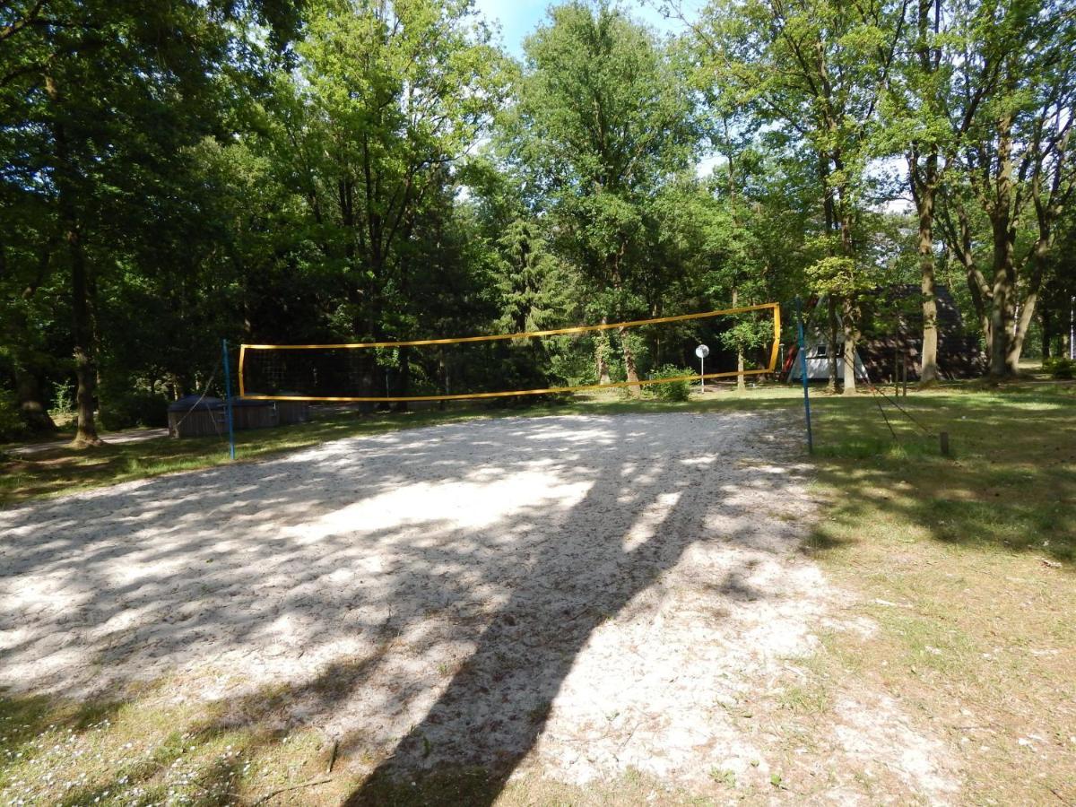 Detached Bungalow With Lovely Covered Terrace In A Nature Rich Holiday Park Stramproy Exterior foto